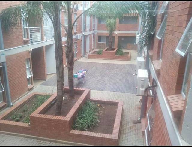 2 BEDROOM APARTMENT FOR SALE IN KEMPTON PARK CENTRAL